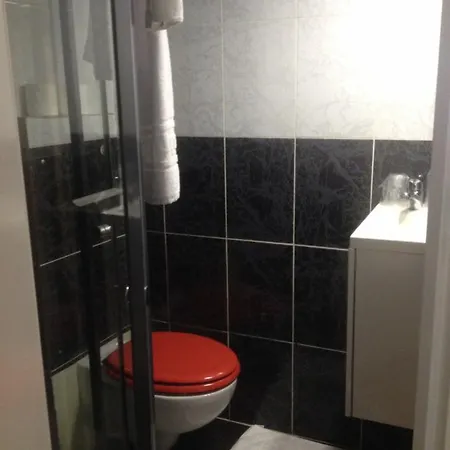 Fasthotel Muret 2* Saubens
